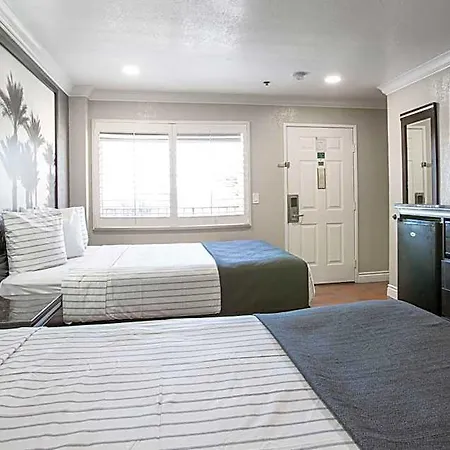 Super 8 By Wyndham Inglewood/Lax/La Airport-3